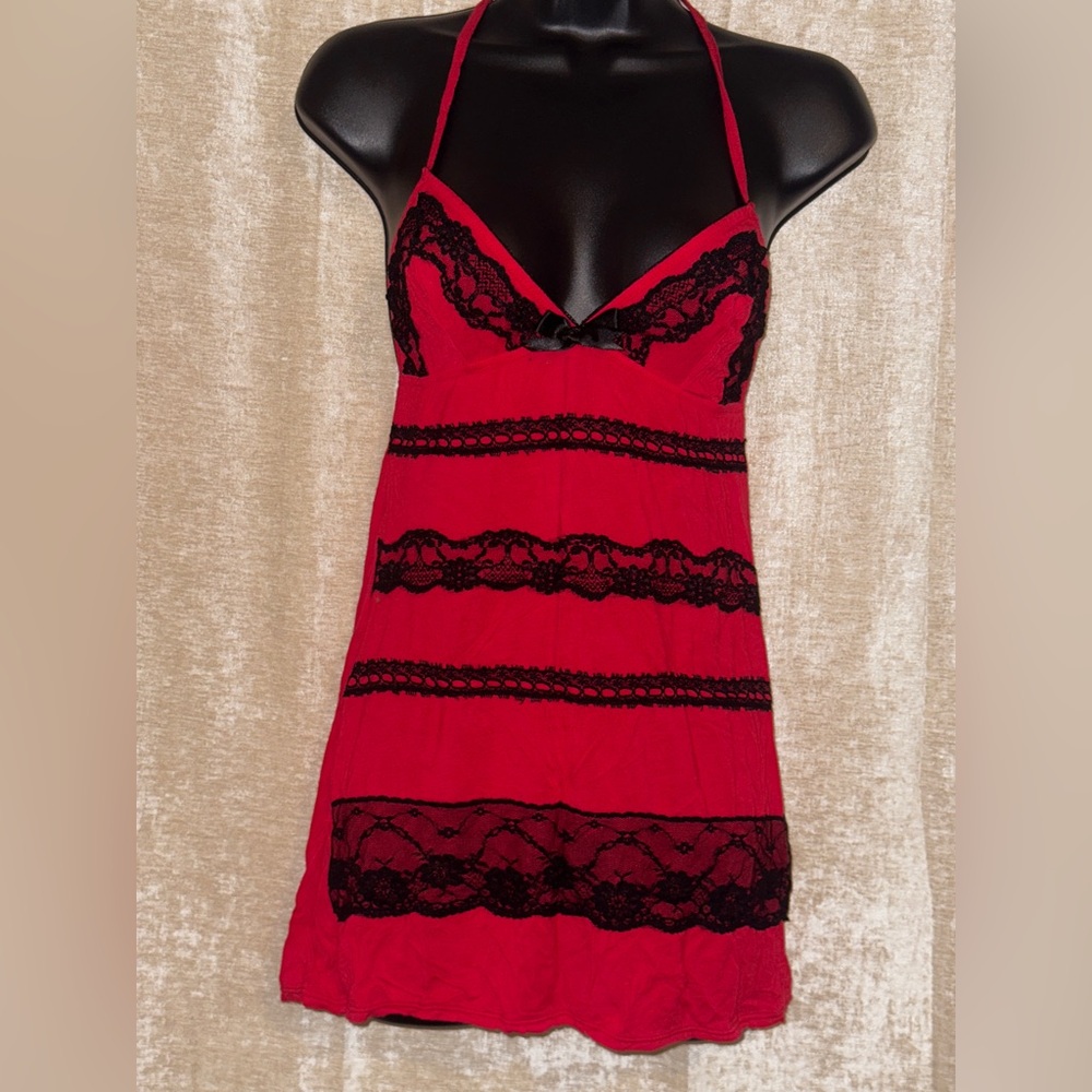 VINTAGE FREDERICK’S of HOLLYWOOD Elegant Red and Black Lace Chemise - Picture 3 of 8
